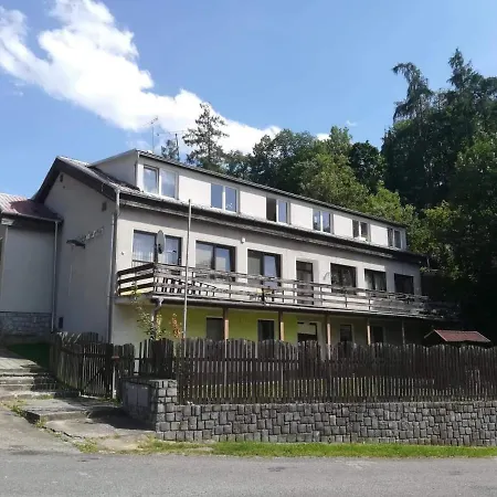 Hobiti Doupe 아파트 Strazisko