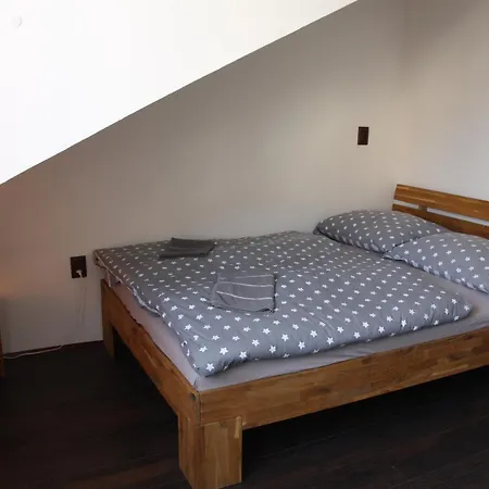 Hobiti Doupe Apartment *