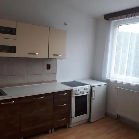 Hobiti Doupe Apartment *