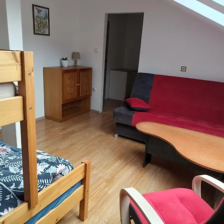 Hobiti Doupe Apartment *